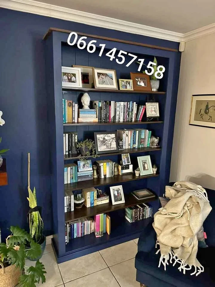 Floor-to-ceiling bookshelf, photo 1