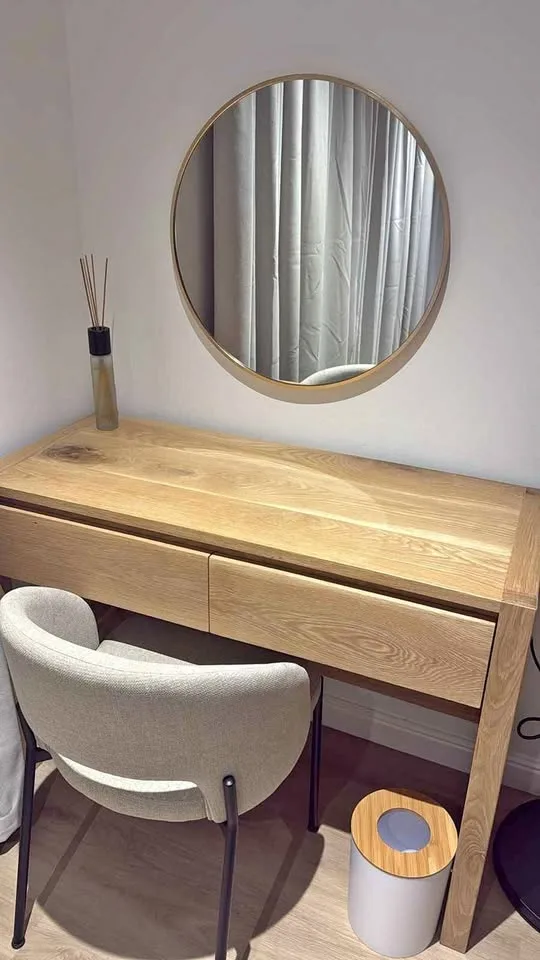 Compact oak desk, photo 1