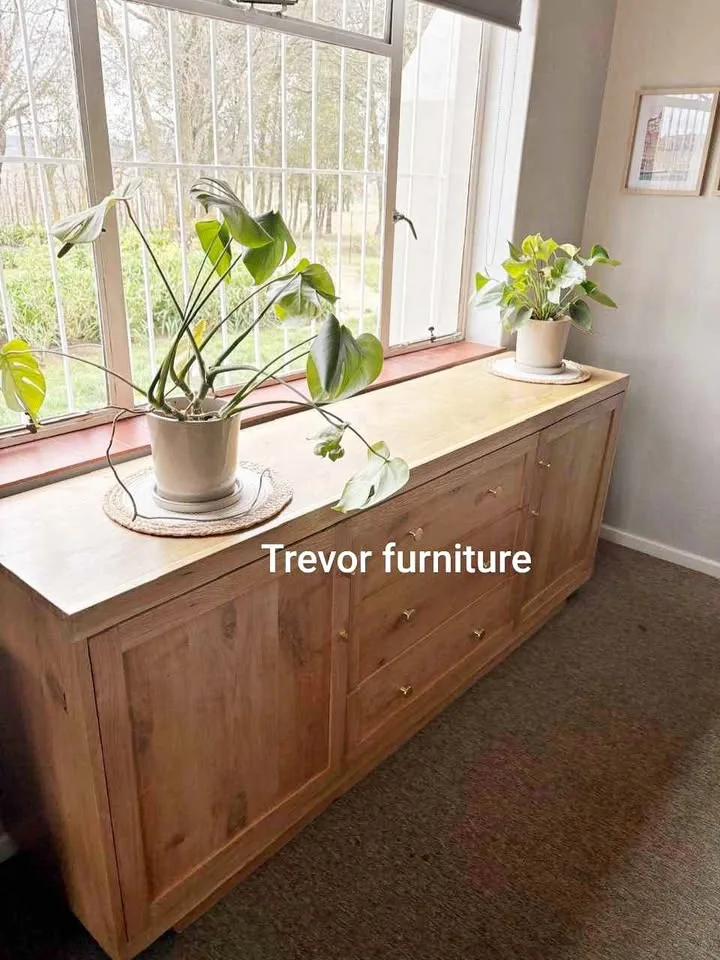 Oak low cupboard, photo 1