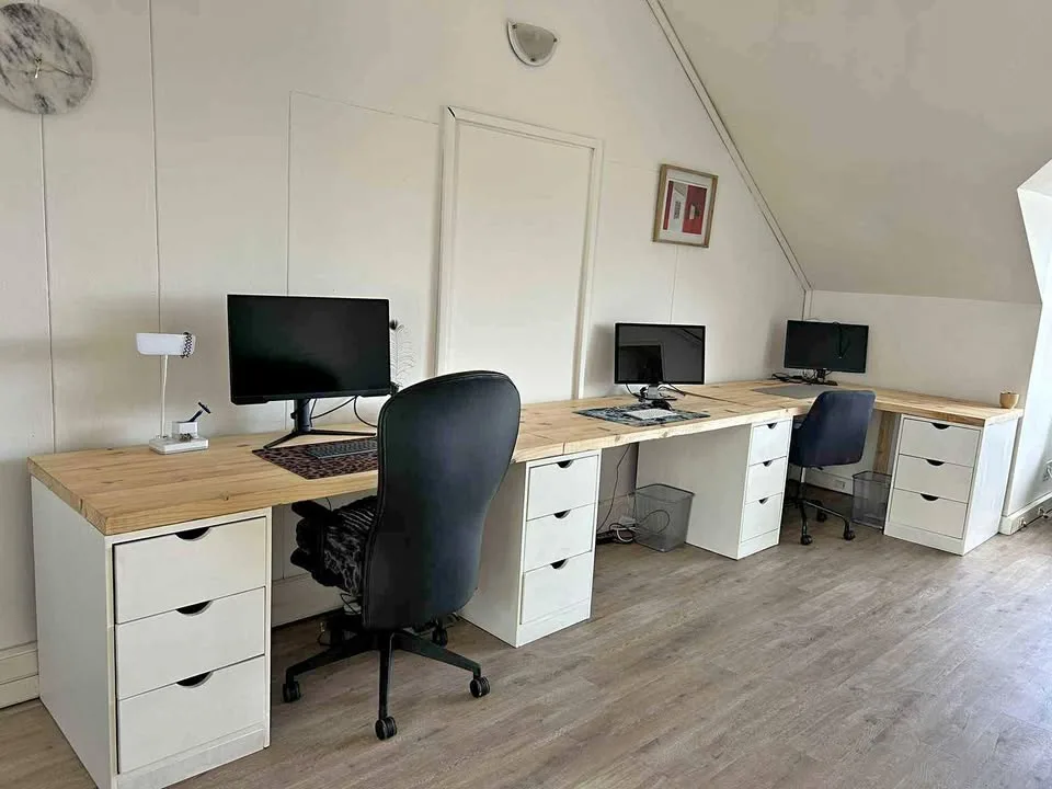 Five-metre office desk, photo 1